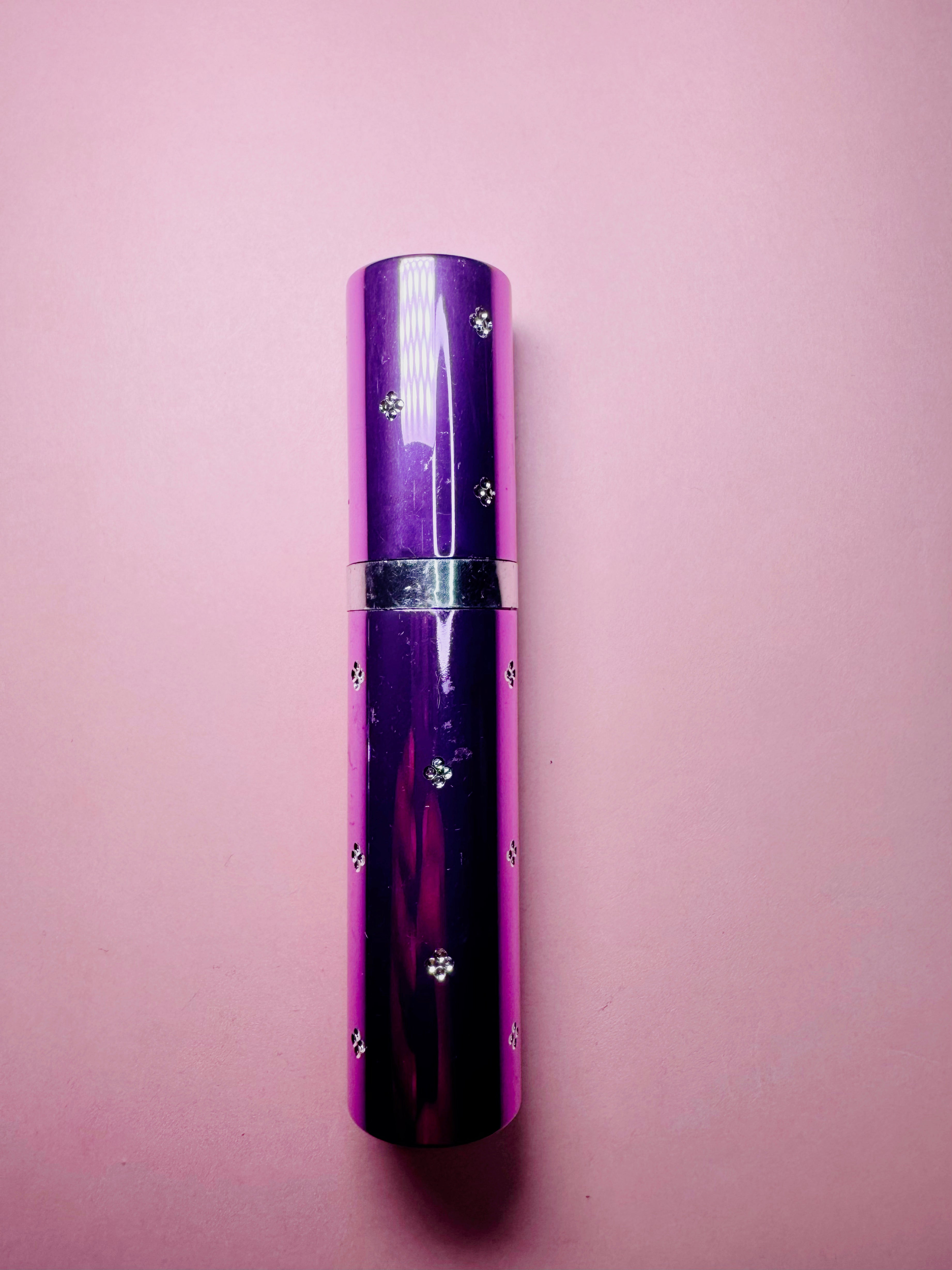 Discreet Lipstick Stunner