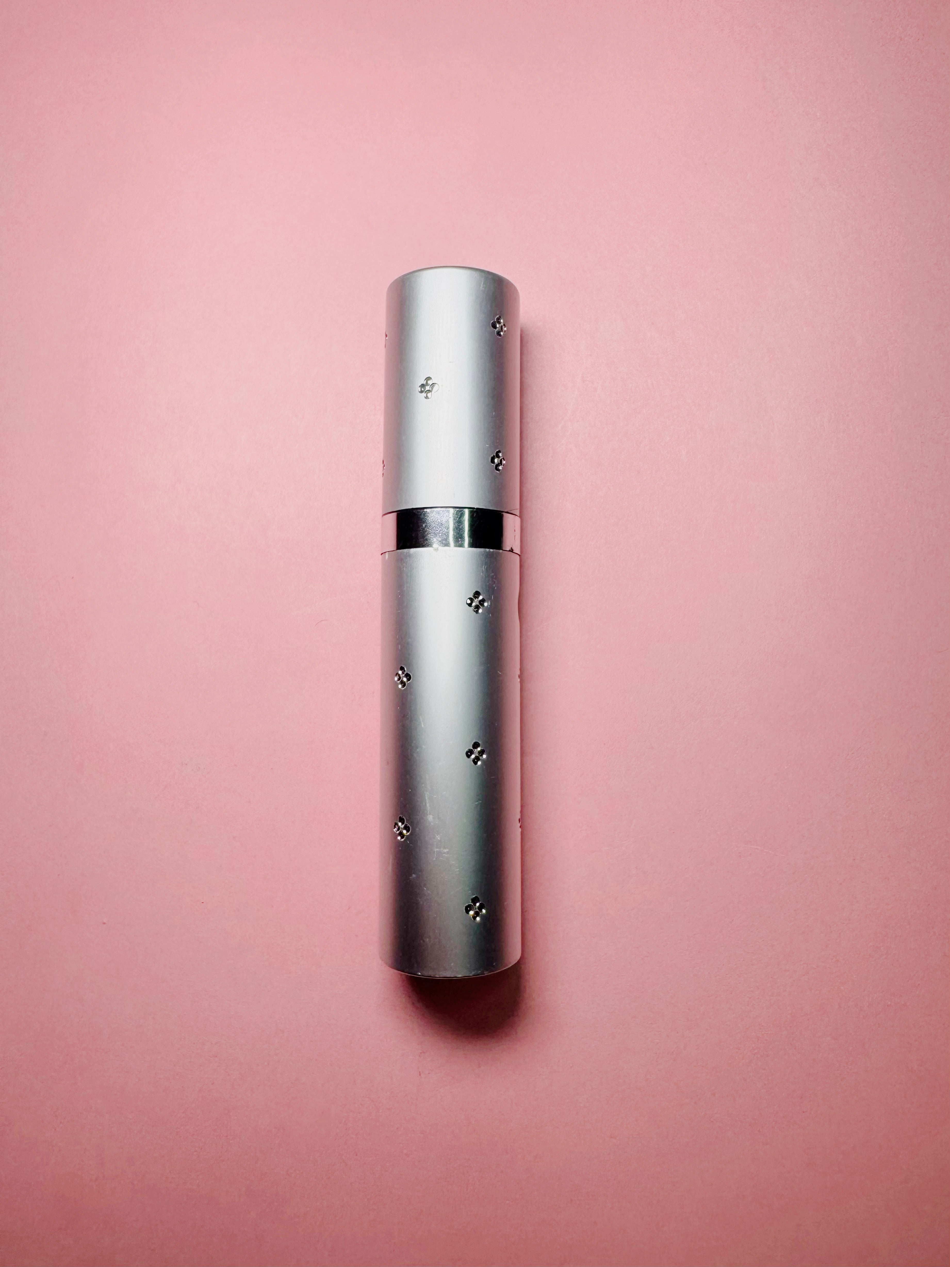 Discreet Lipstick Stunner